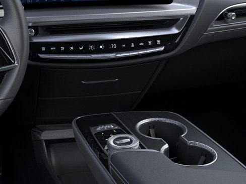 New 2026 Cadillac Lyriq Premium Luxury w/ LPO, Floor Liner Package AWD/4WD image 23