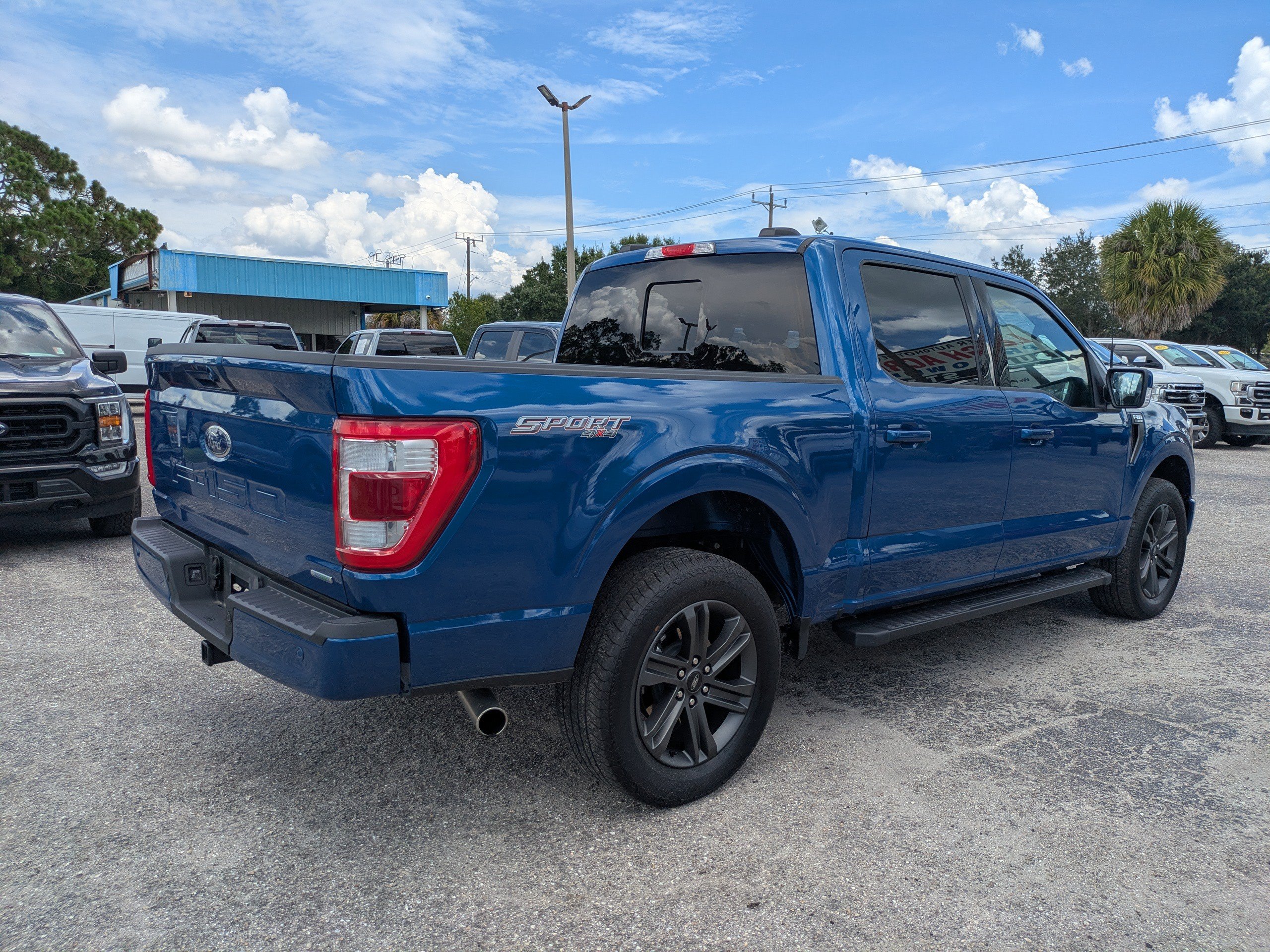 Used 2023 Ford F150 Lariat w/ Equipment Group 502A High AWD/4WD image 4