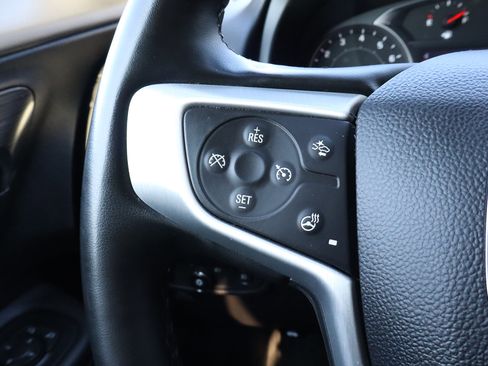 Used 2024 GMC Terrain SLT image 30