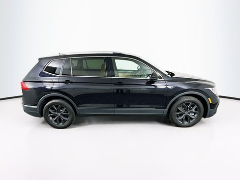 Used 2024 Volkswagen Tiguan SE w/ Panoramic Sunroof Package FWD image 29