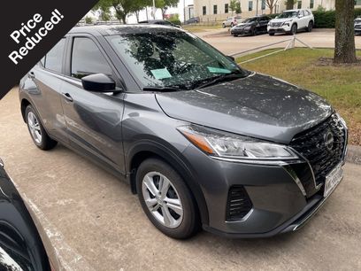 Certified 2025 Nissan Kicks Play S