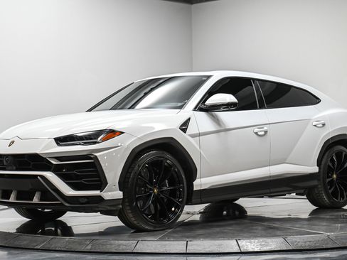 Used 2020 Lamborghini Urus image 2
