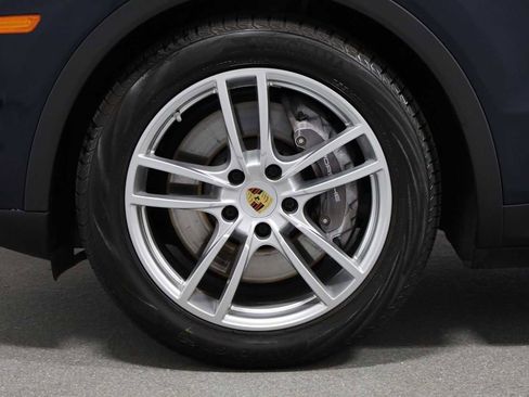 Certified 2023 Porsche Cayenne Coupe image 39