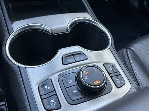 Used 2023 GMC Terrain Denali w/ Black Diamond Edition image 16