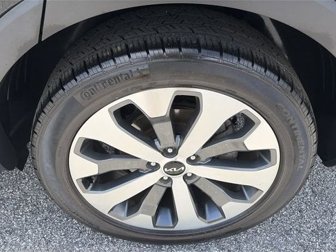 Used 2022 Kia Telluride S FWD image 13