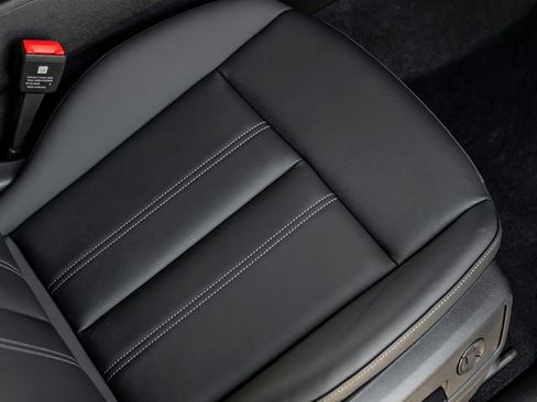 Certified 2025 Audi Q5 Premium Plus w/ Premium Plus AWD/4WD image 30