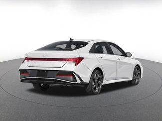 Used 2025 Hyundai Elantra SEL FWD video 2