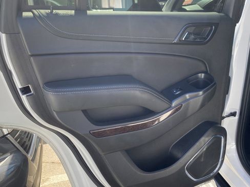 Used 2019 GMC Yukon SLT image 17