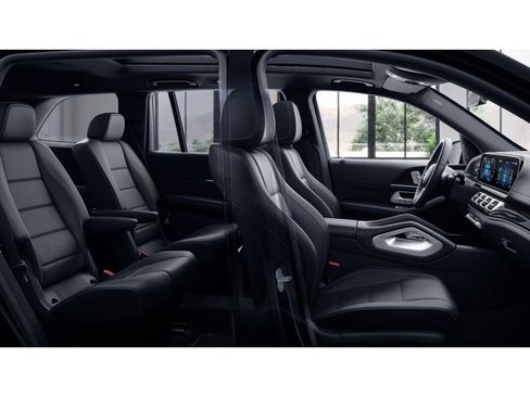 Used 2023 Mercedes-Benz GLS 450 4MATIC image 4