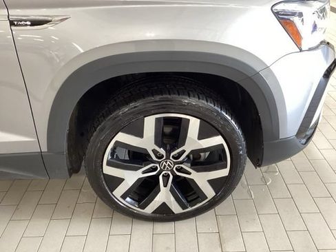 Certified 2023 Volkswagen Taos SEL AWD/4WD image 7