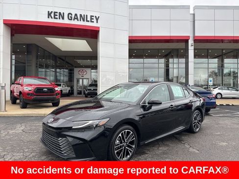 Used 2026 Toyota Camry XLE AWD/4WD image 1