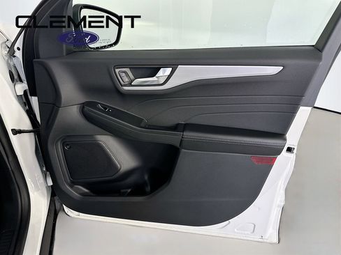 New 2025 Ford Escape SE w/ PHEV Premium Package image 33