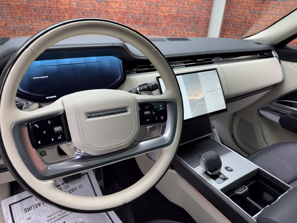 Used 2024 Land Rover Range Rover Long Wheelbase SE AWD/4WD image 11