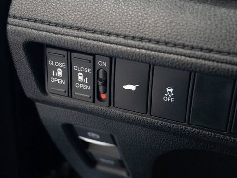 Used 2025 Honda Odyssey Sport-L image 17