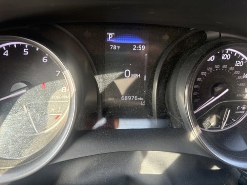 Certified 2022 Toyota Camry SE image 8