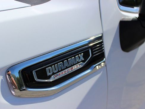 Used 2023 GMC Sierra 1500 SLE w/ X31 Off-Road Package AWD/4WD image 2