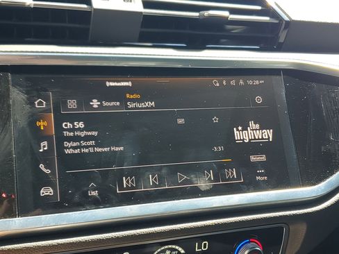 Used 2024 Audi Q3 2.0T Premium AWD/4WD image 28