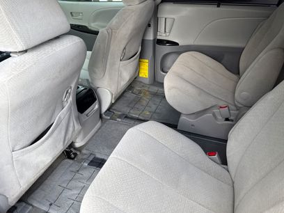 Used 2014 Toyota Sienna LE