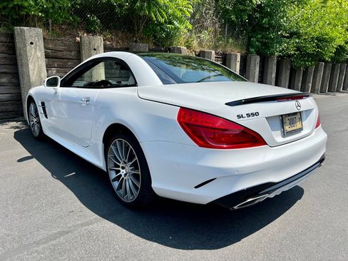 Used 2017 Mercedes-Benz SL 550 image 31