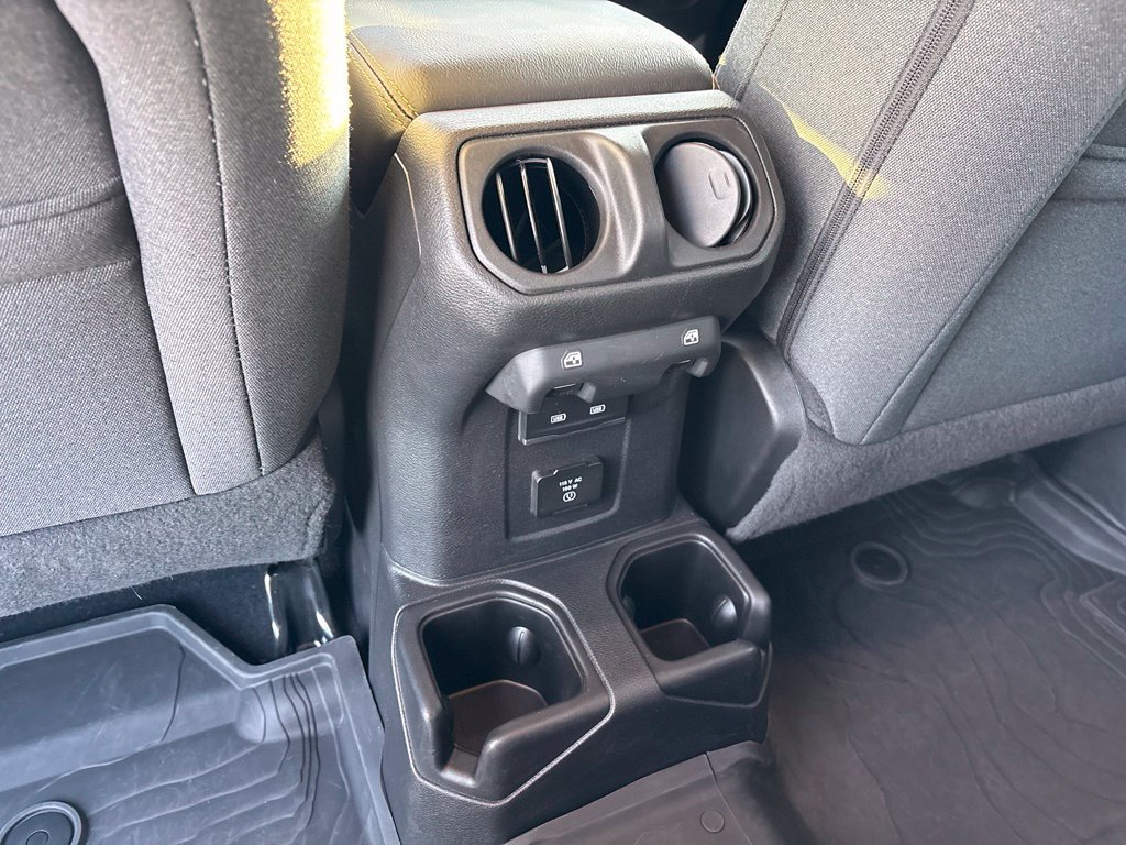 Used 2024 Jeep Wrangler Unlimited Sahara AWD/4WD image 27