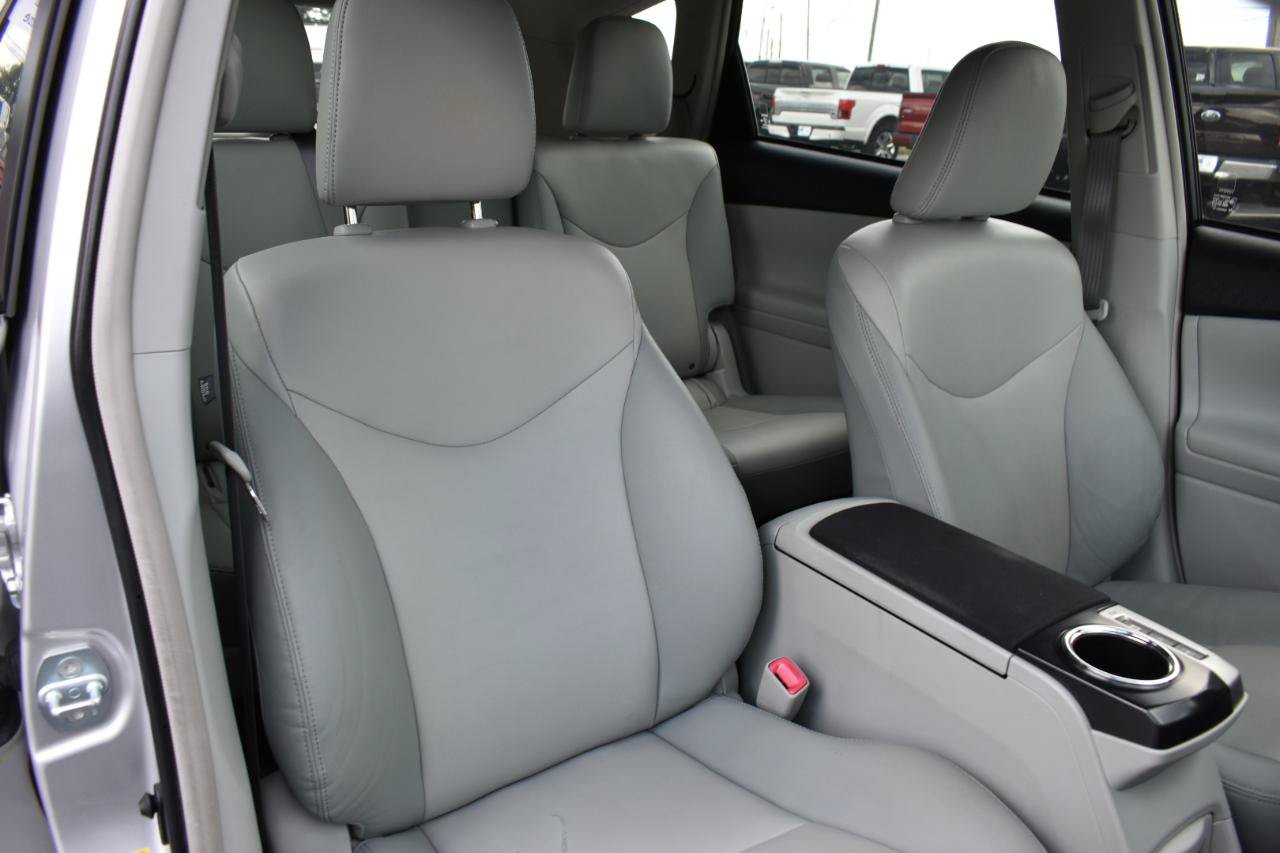 Used 2012 Toyota Prius V Five FWD image 32