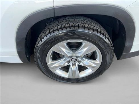 Used 2019 Toyota Highlander Limited FWD image 25