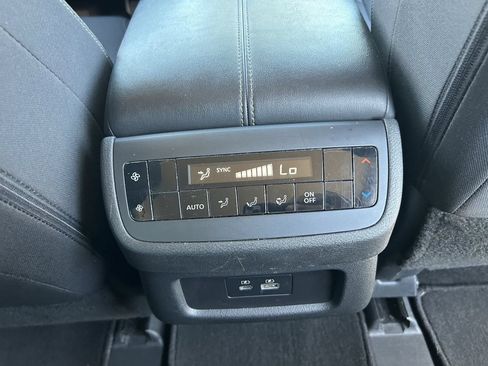Used 2025 Nissan Pathfinder SV AWD/4WD image 15