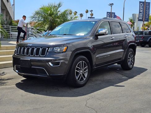 Used 2018 Jeep Grand Cherokee Limited RWD image 3