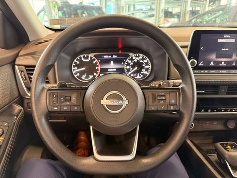 Used 2023 Nissan Rogue SV AWD/4WD image 12