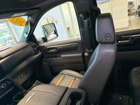 Used 2025 GMC Sierra 2500 AT4 AWD/4WD image 38