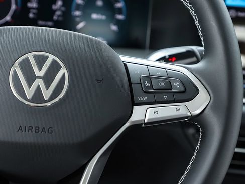 New 2026 Volkswagen Tiguan SE image 60