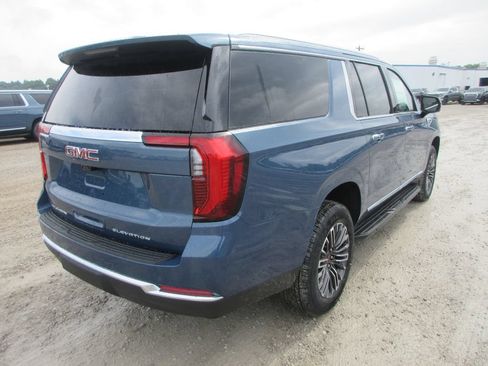New 2026 GMC Yukon XL Elevation w/ Elevation Premium Package AWD/4WD image 4