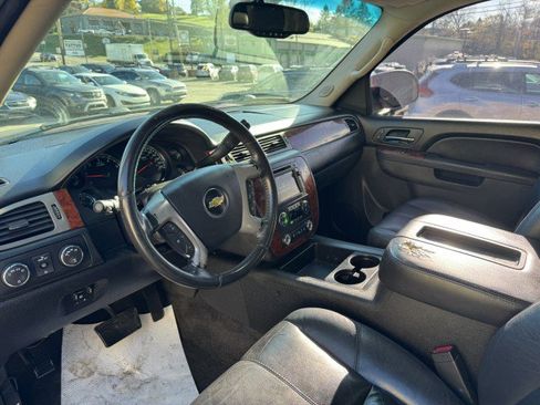 Used 2011 Chevrolet Suburban LT image 10