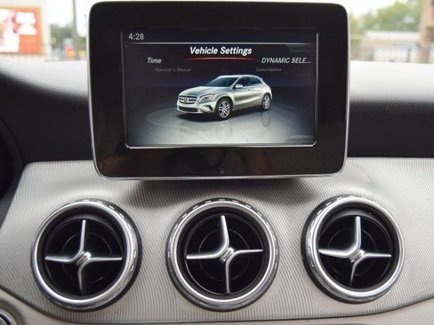 Used 2017 Mercedes-Benz GLA 250 4MATIC image 29