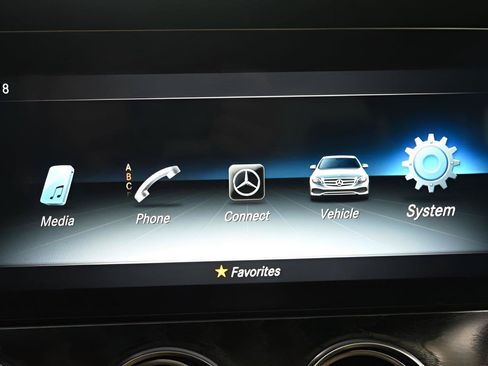 Used 2020 Mercedes-Benz E 350 4MATIC Sedan w/ Premium Package image 26