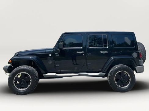 Used 2012 Jeep Wrangler Unlimited Sahara image 14