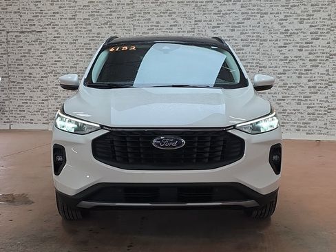 New 2026 Ford Escape SE w/ Class II Trailer Tow Package FWD image 2