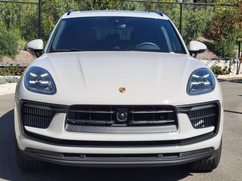 Certified 2023 Porsche Macan S image 10