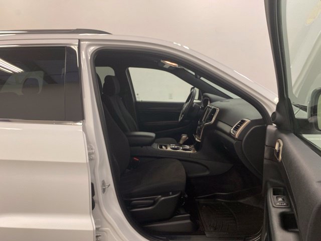 Used 2017 Jeep Grand Cherokee Laredo w/ Quick Order Package 23E AWD/4WD image 23