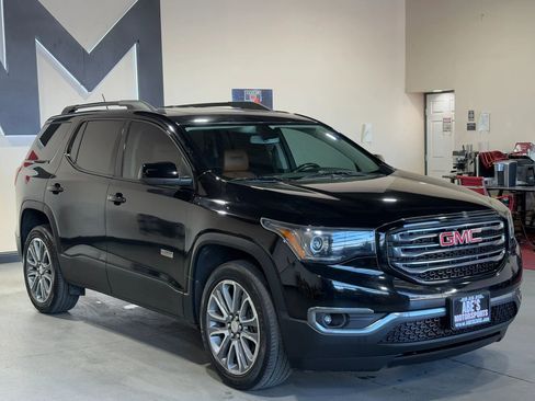 Used 2018 GMC Acadia SLT AWD/4WD image 3