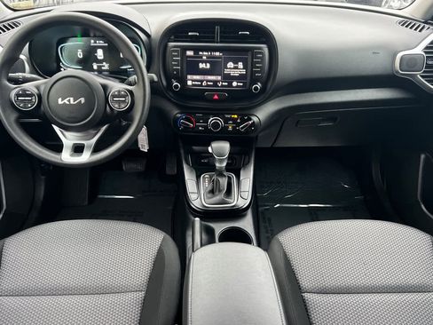 Used 2024 Kia Soul LX w/ Option Group 015 image 3