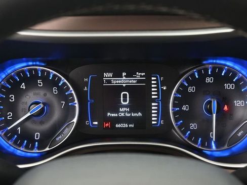 Used 2023 Chrysler Voyager LX FWD image 17