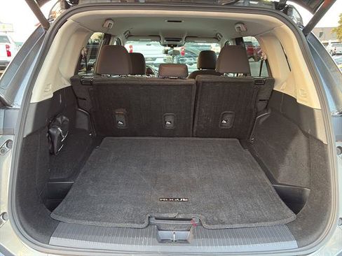 Used 2024 Nissan Rogue SV image 31