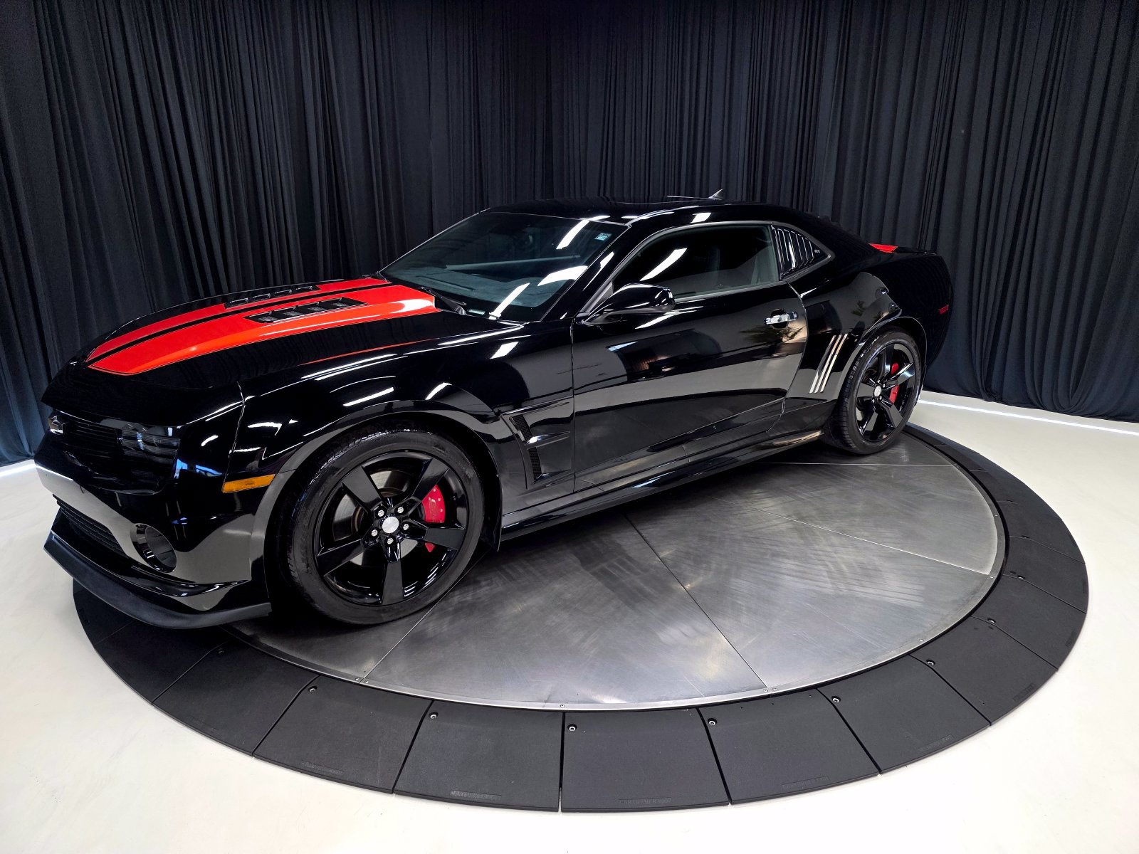 Used 2010 Chevrolet Camaro SS w/ Orange Stripe Package RWD image 8