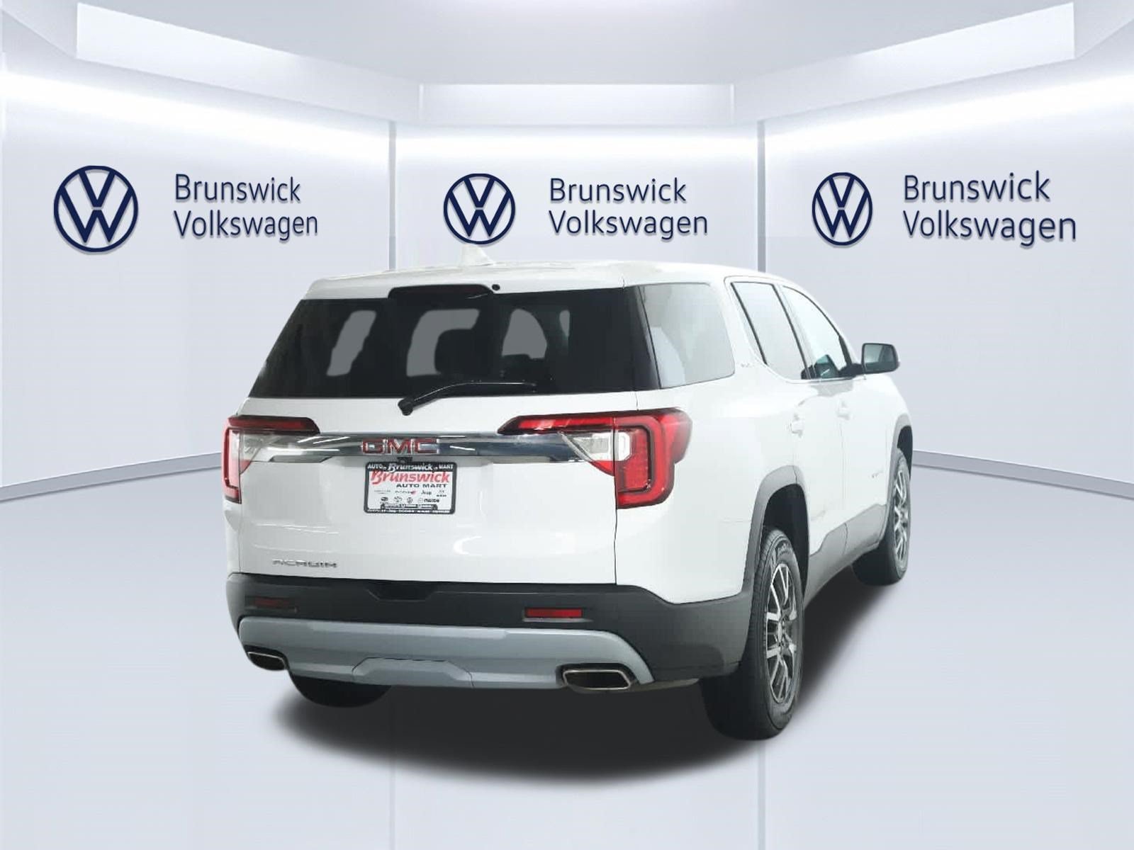 Used 2023 GMC Acadia SLE FWD image 45