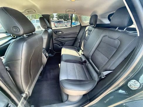 Used 2025 Chevrolet Trax LT FWD image 23