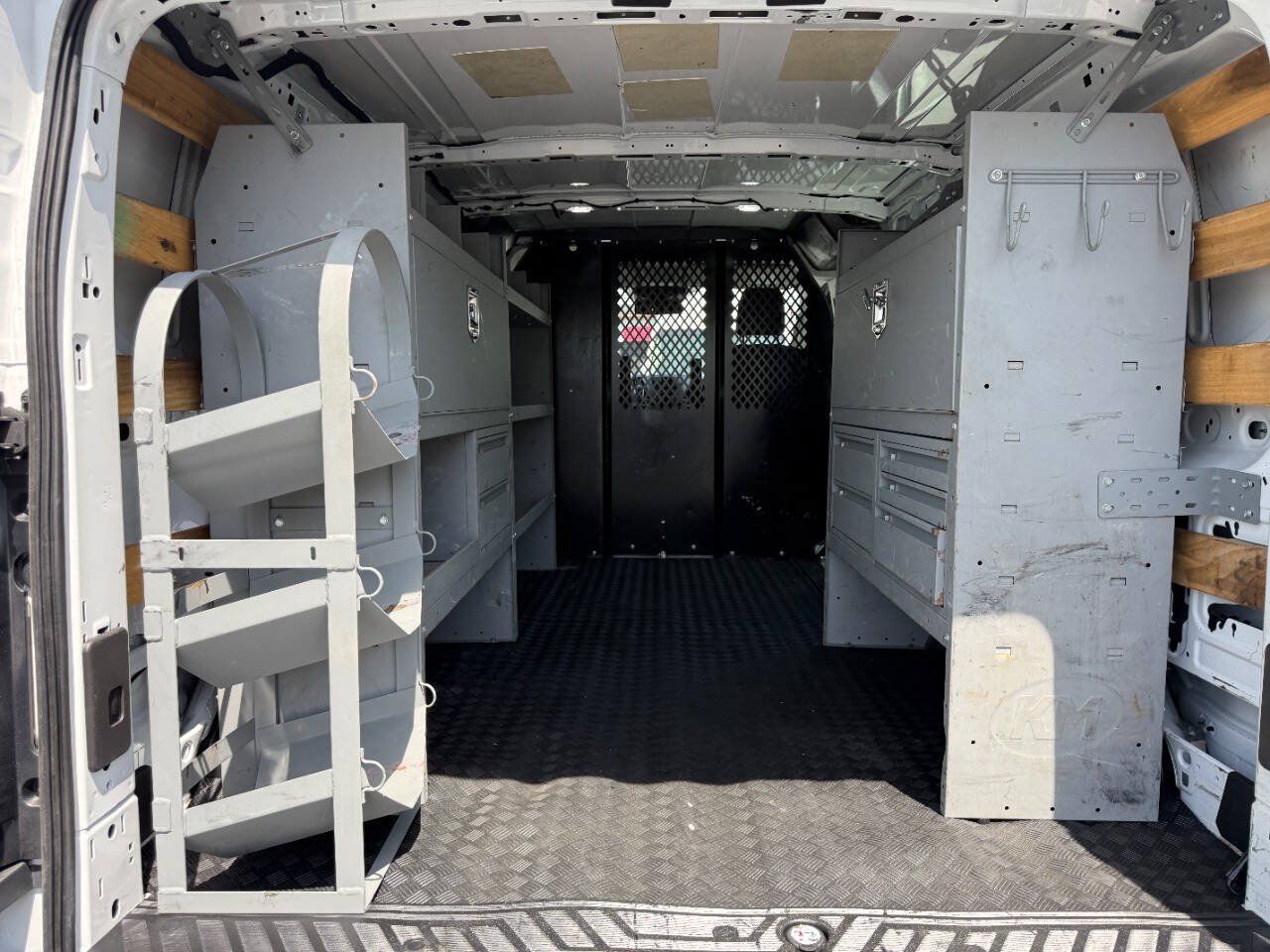 Used 2019 Ford Transit 250 130 Low Roof w/ Exterior Upgrade Package RWD image 9
