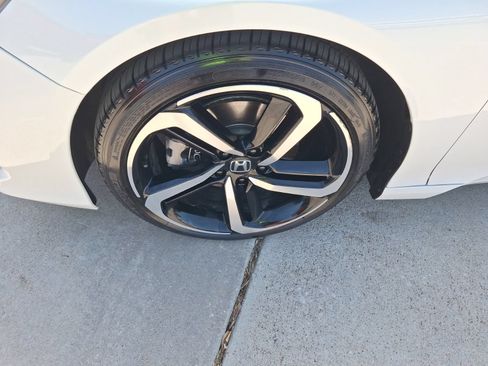 Used 2022 Honda Accord Sport image 11