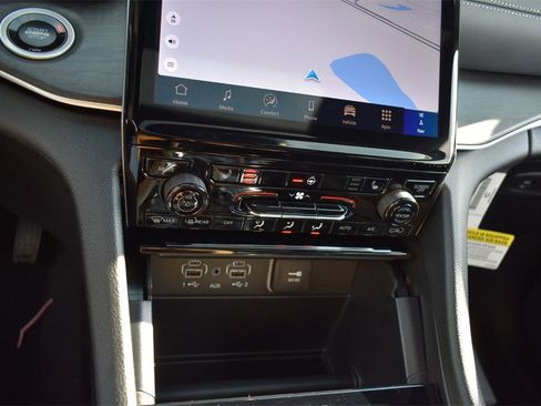 New 2025 Jeep Grand Cherokee Limited w/ Trailer Tow Package image 23