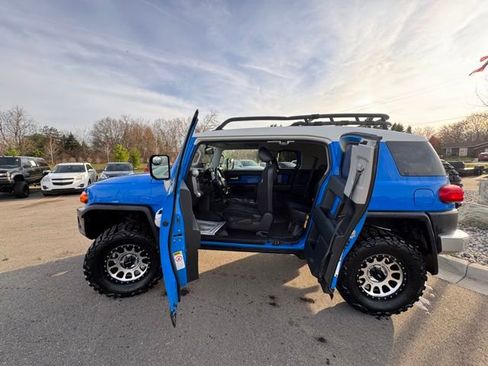 Used 2007 Toyota FJ Cruiser 4WD image 25